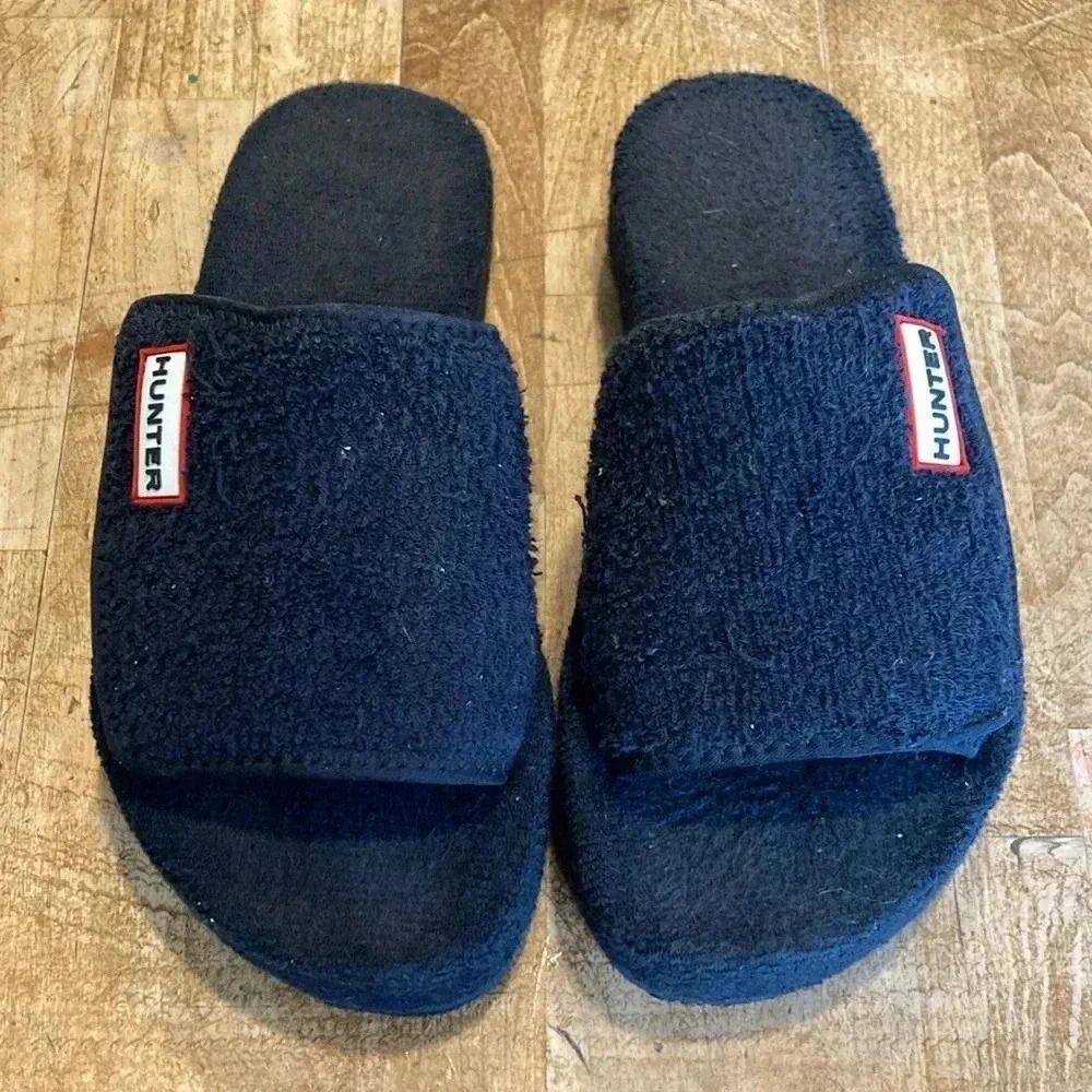 Hunter Black Fuzzy Slides